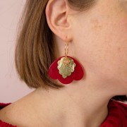 Colgante 3 pétalos 36x45 mm en acetato - Rojo perla x1