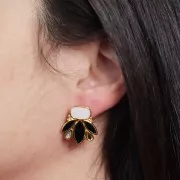 Pendientes de diseño 22x20 mm - Dorado - Negro - Blanco nacarado x2