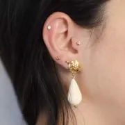 Cuenta pera retorcida de resina opaca 26x14 mm - Verde oscuro jaspeado x1