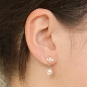 Tachuelas flor 10x8 mm con óxidos de circonio - Chapado de oro 3 micras x2