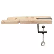 Taco de madera precortado en forma de V de 22,5x6 cm con mordaza de acero x1