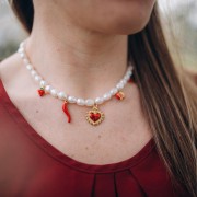 Dije corazón 9x7,5 mm resina epoxi - Acero inoxidable 304L Dorado - Rojo x1