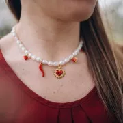 Dije corazón 9x7,5 mm resina epoxi - Acero inoxidable 304L Dorado - Rojo x1