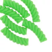 Perlas de tubo curvadas y retorcidas de acrílico opaco 32x8 mm - Verde fluorescente x6