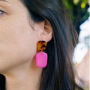 Colgante trapecio de resina translúcida - 28x22 mm - Coral jaspeado x1