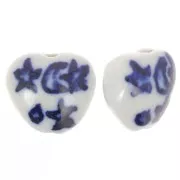 Cuenta de cerámica luna y estrellas corazón 15x16,5 mm - Blanco - Azul marino x1