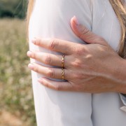 Anillo fino con óxidos de circonio engastado en estrella Acero inoxidable T57 304L Dorado x1