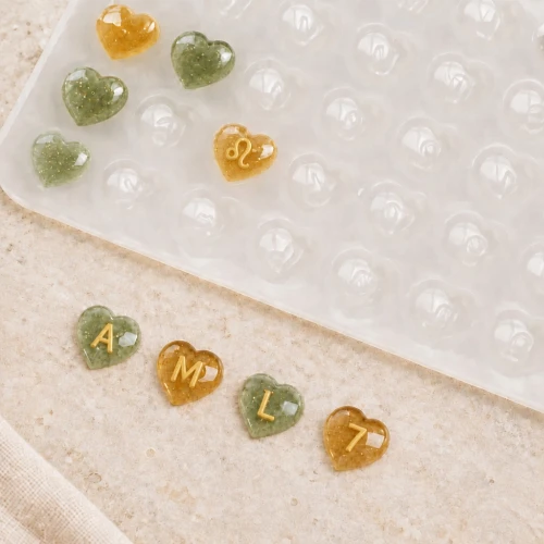 Molde de silicona para colgante de corazón con inicial en resina - Transparente