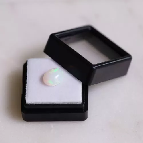 Ópalo ovalado Etíope 9.7x8 mm - 1.60 cts