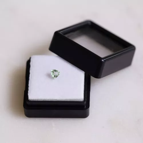 Zafiro trillón 4 mm - 0,35 cts