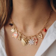 Charm de jersey de Navidad 18x15 mm Resina epoxi - Acero inoxidable 316L dorado - Rojo x1