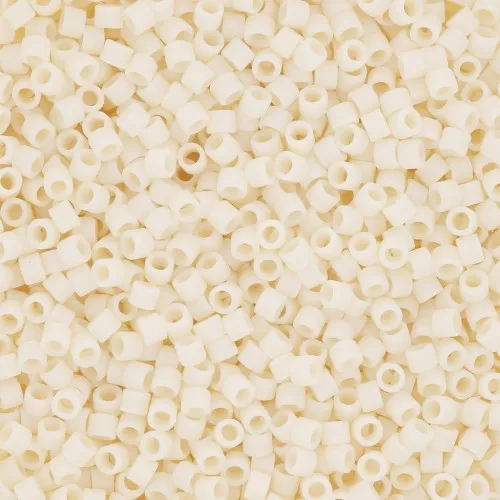Toho Aiko 11/0 1,6 mm TA0151F - Opaque Frosted Light Beige x4g