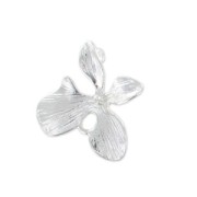 Dije flor 16 mm chapado en plata fina|raw }}