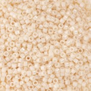 Toho Aiko 11/0 1.6 mm TA01123 - Beige claro opaco brillo x4g