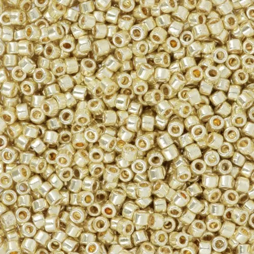 Toho Treasures 1.8 mm TO1TPF559 - PF Galvanized Yellow Gold x8g