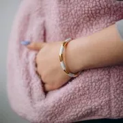 Pulsera brazalete ovalado rayado - 7x160 mm - con resina epoxi - Acero inoxidable 304L Dorado - blanco x1