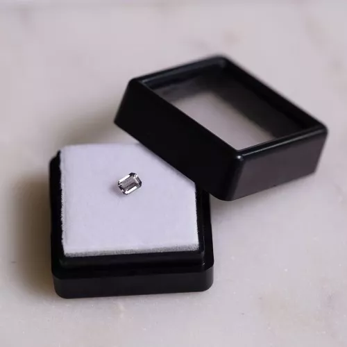 Zafiro rectangular 4.05x3.05 mm - 0.30 cts