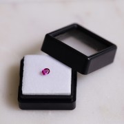 Rubí ovalado 4x3 mm - 0.30 cts
