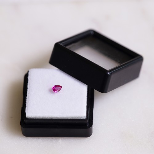 Rubí pera 4x3 mm - 0.25 cts