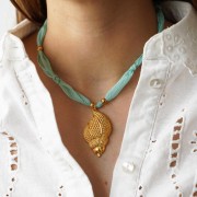 Colgante Concha Texturada 47x26 mm - Dorado con oro fino x1