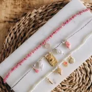 Dije Medusa 14x7 mm con resina epoxi - Dorado con oro fino - Rosa x1