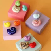 Perla de concha de cerámica 20x16 mm - Rosa claro - Violeta jaspeado x1