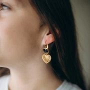 Dije de corazón calado con textura 19x21 mm - Dorado con oro fino x1