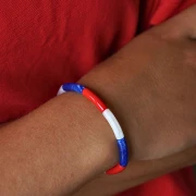 Perlas tubulares curvadas de 19x5 mm en acrílico opaco - Rojo x10