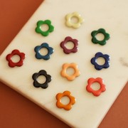 Colgantes flor 18 mm metal y resina epoxi - Rosa coral x4