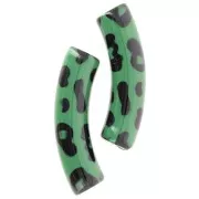 Abalorios tubulares curvados 32x8 mm en acrílico opaco - Estampado leopardo - Verde - Negro x4