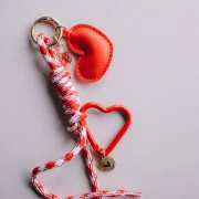 Cierre mosquetón corazón aluminio 42x44 mm - Amarillo x1