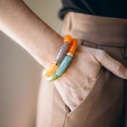 Cuentas tubulares curvadas de acrílico opaco 35x11mm - Liquen jaspeado x6