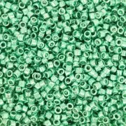 Miyuki Delica 11/0 DB0426 - Verde Menta Oscuro Galvanizado x8g