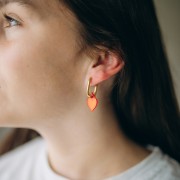 Dije corazón ex-voto 19,5x13 mm en acetato - Marfil jaspeado x1