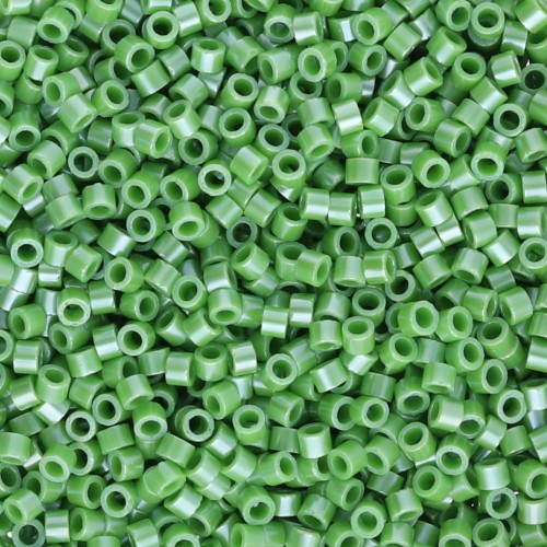 Toho Aiko 11/0 1,6 mm TA01130 - Verde menta opaco brillo x4g