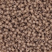 Miyuki Delica Duracoat 11/0 DB2105 - Teñido Beige Opaco - Paquete de 100g|raw }}