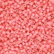 Paquete de 100 g de Miyuki Delica Duracoat 11/0 DB2115 - Guayaba opaca|raw }}