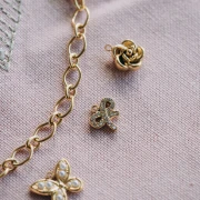 My DIY Jewellery - Kit de joyería con colgantes dorados de acero inoxidable para chicas