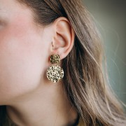 Ganchos pendientes cuadrados martillados 14 mm - Dorado x2