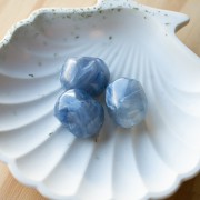 Cuenta barroca irregular de resina translúcida 22x17 mm - Azul gris jaspeado x1