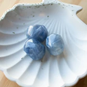 Cuenta barroca irregular de resina translúcida 22x17 mm - Azul gris jaspeado x1