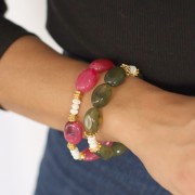 Cuenta plana irregular de resina translúcida 22x17 mm - Granate jaspeado x1