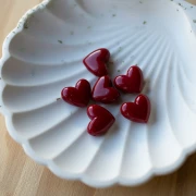Cuentas corazón de resina opaca 13x15 mm - agujero horizontal - Rojo carmín x6