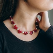 Cuentas corazón de resina opaca 13x15 mm - agujero horizontal - Rojo carmín x6