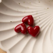 Cuenta corazón de resina opaca 15,5x18 mm - agujero horizontal - rojo carmín x1