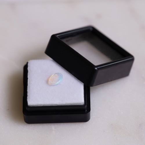 Ópalo ovalado australiano 7.2x5.1 mm - 0.45 cts