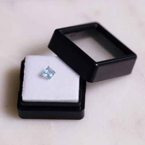 Aguamarina cuadrada 4.4x4.2 mm - 0.50 cts