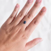 Ópalo ahumado etíope ovalado 7,8x6 mm - 0,70 cts