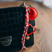 Accesorio de paracord para llavero y bolso grigri - 22 cm - Rojo - Blanco x1