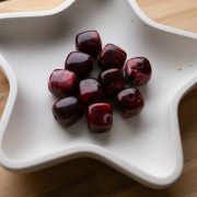 Cuentas cubo irregulares 16x17 mm - Acrílico opaco - Jaspeado burdeos x10